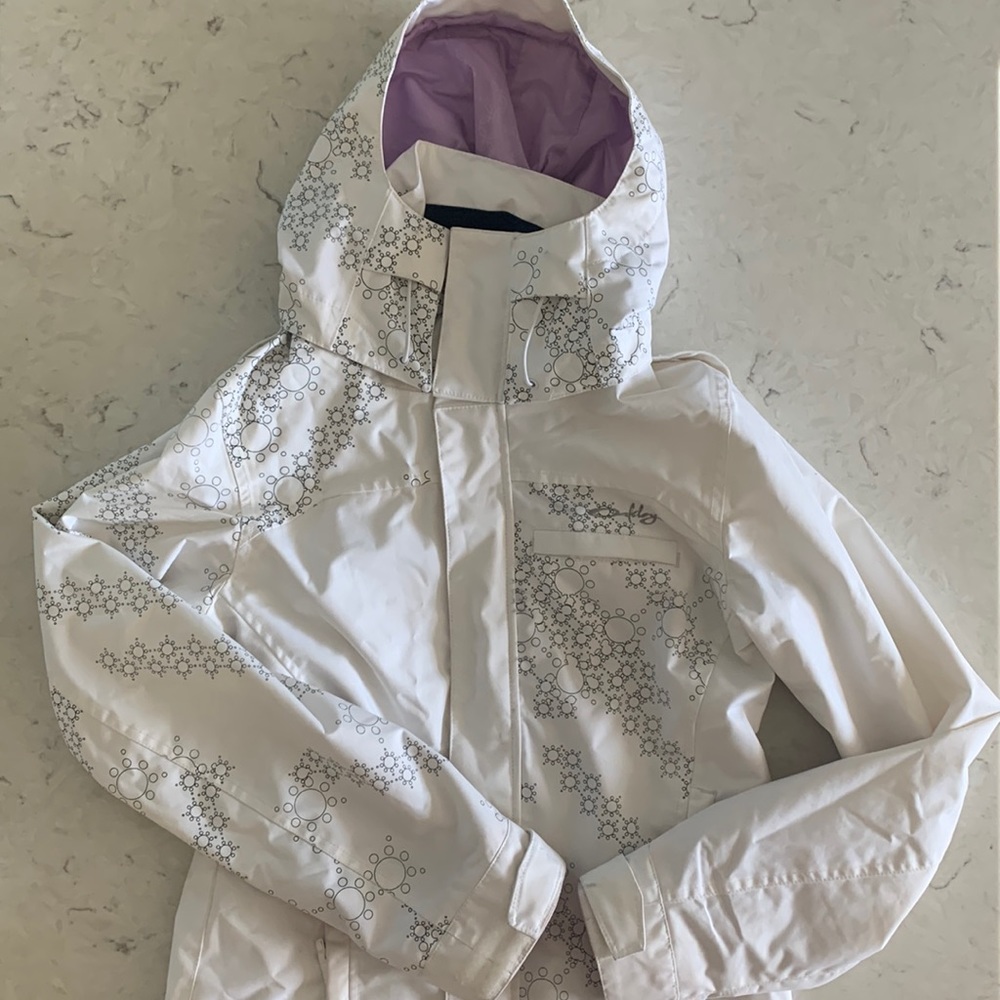 oakley ski jacket with removable hood.